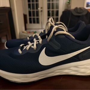 Nike Men's Dark Blue Athletic Shoes
